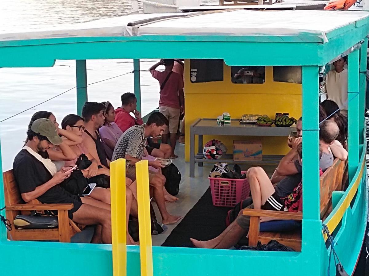 Komodoku One Love Homestay And Tour Labuan Bajo Exterior foto