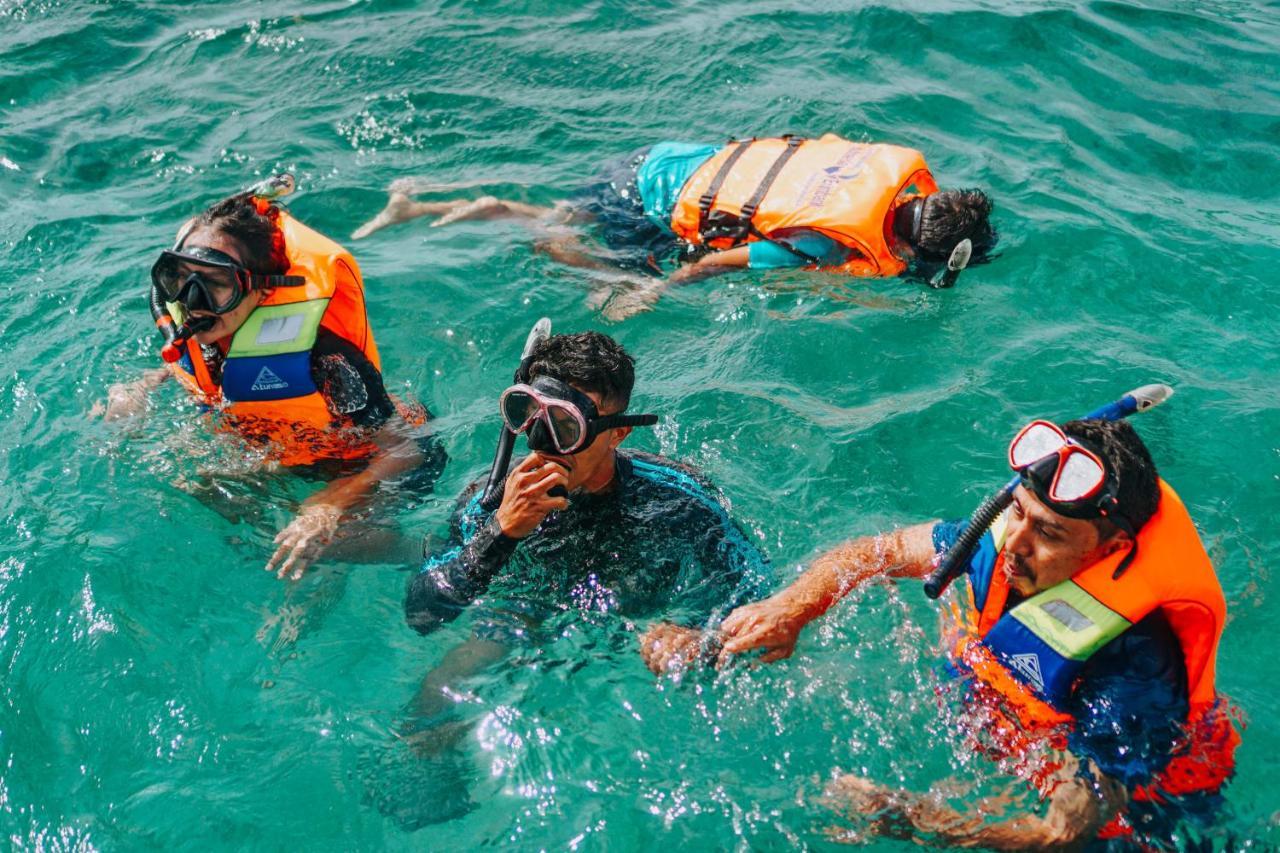 Komodoku One Love Homestay And Tour Labuan Bajo Exterior foto