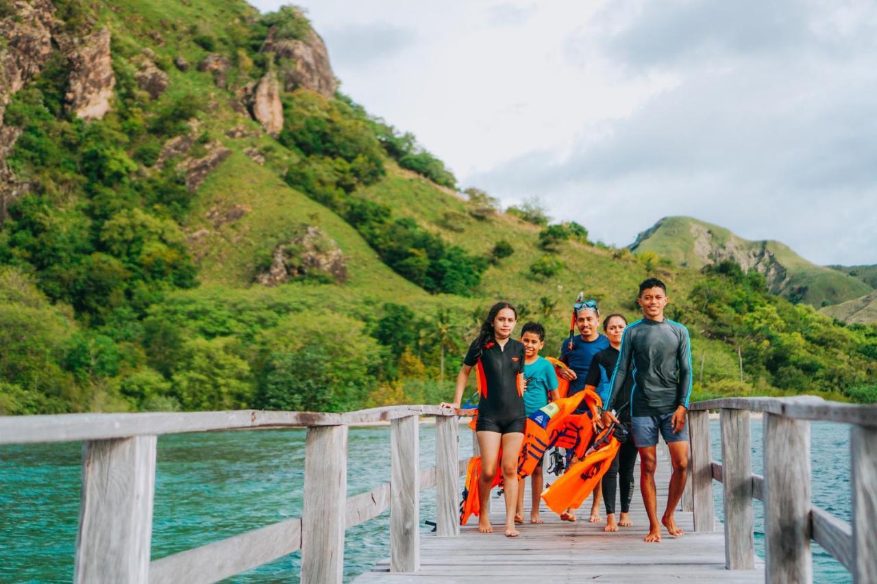 Komodoku One Love Homestay And Tour Labuan Bajo Exterior foto
