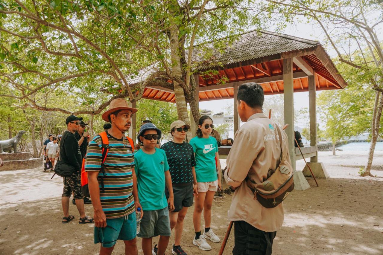 Komodoku One Love Homestay And Tour Labuan Bajo Exterior foto